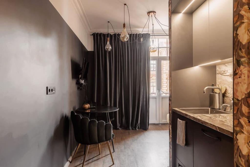 Central & Functional Studio Riga Extérieur photo